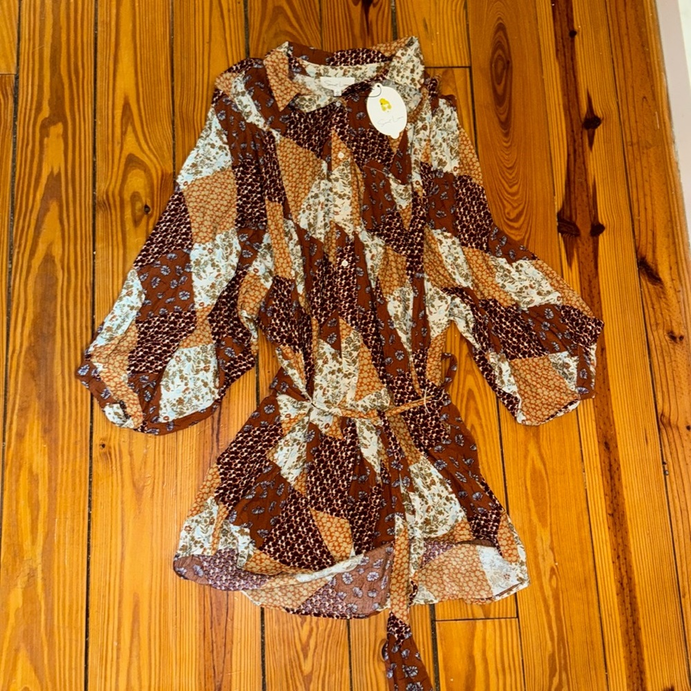 BUY ME FLOWERS BROWN FLORAL PRINT DRESS
Red Dress Boutique Size Large